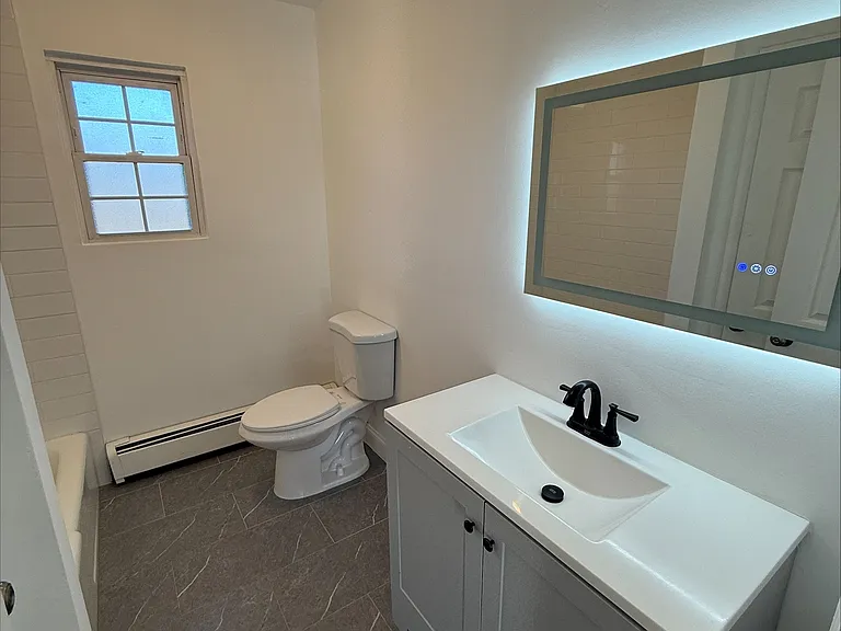 46 Walnut St #C2 — Photo 1