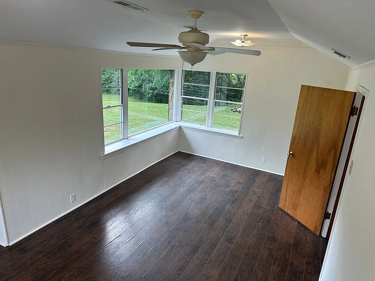460 W Ravenswood Ln — Photo 21
