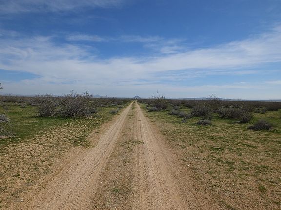 4th image of Redwood Boulevard