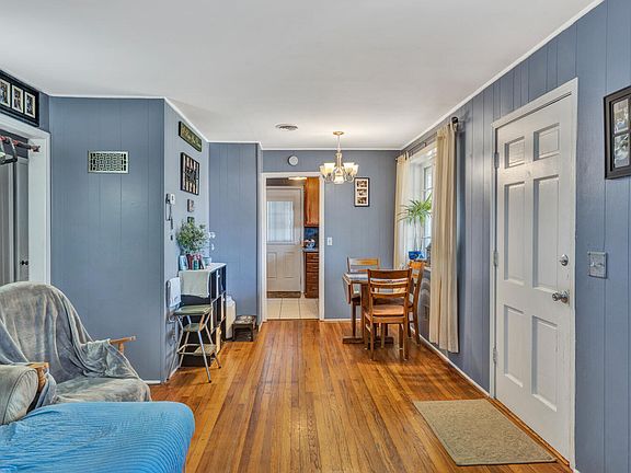 4th image of 3372 Brandywine Ave