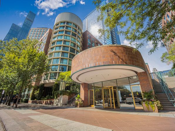 440 N McClurg Ct APT 807