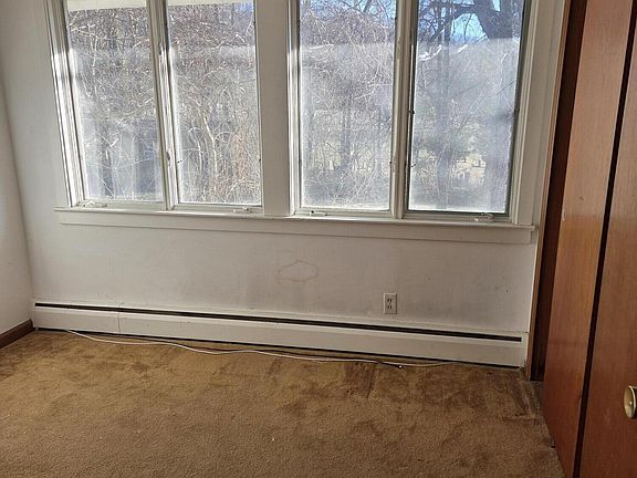4th image of 411 E Fairlawn Dr
