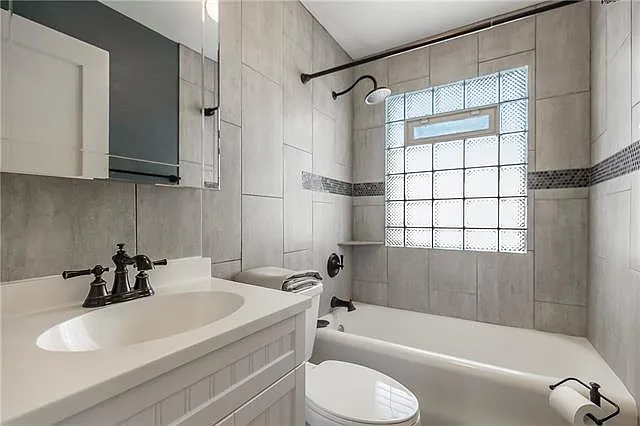 1432 W 48th St #2 — Photo 14