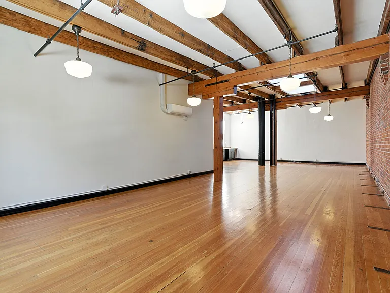 1306 NW Hoyt St #402 — Photo 7