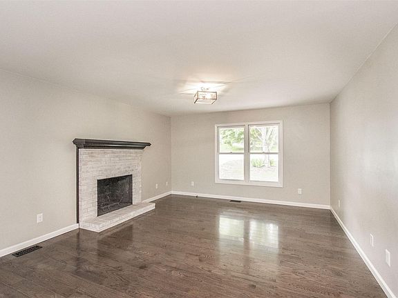 5th image of 310 Cherokee Dr