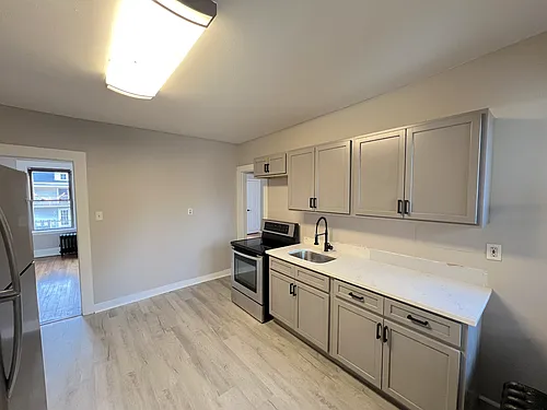 65 Monroe Street - E Photo 1 65 Monroe Street - E Photo 1