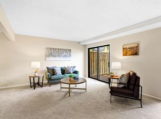1207 Trailwood S, Hopkins, MN 55343