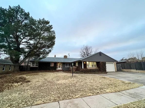 210 W 22nd St, Hays, KS 67601