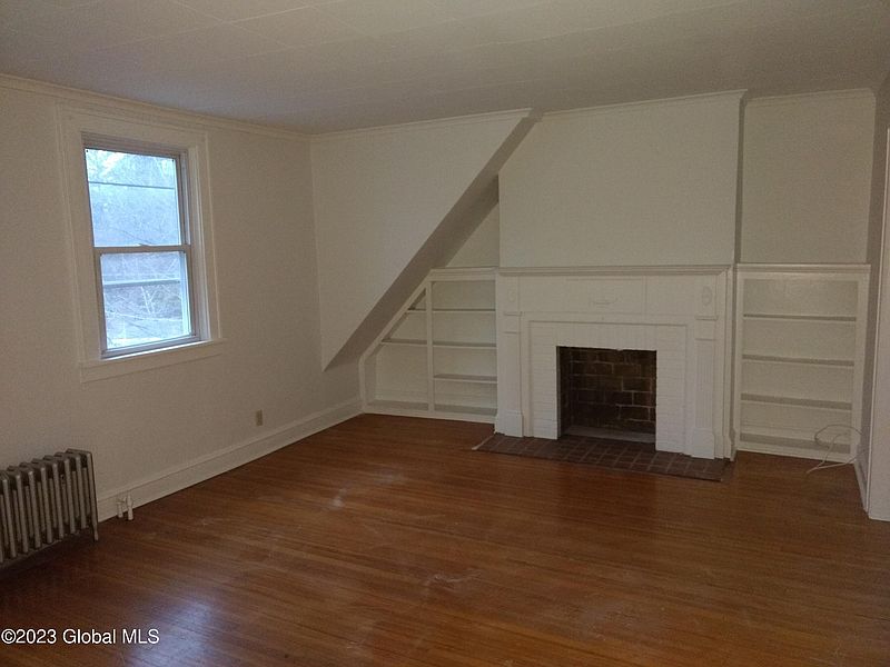 3rd image of 899 Mercer Street