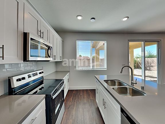 5th image of 2737 Fierce Star Ave