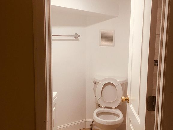 4th image of 249 Farragut St APT 3-B