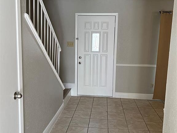 5th image of 18210 Heritage Ln #8210