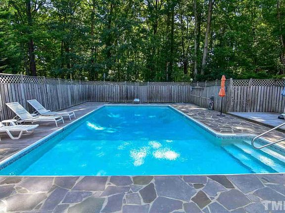 5th image of 218 N Riverdale Dr