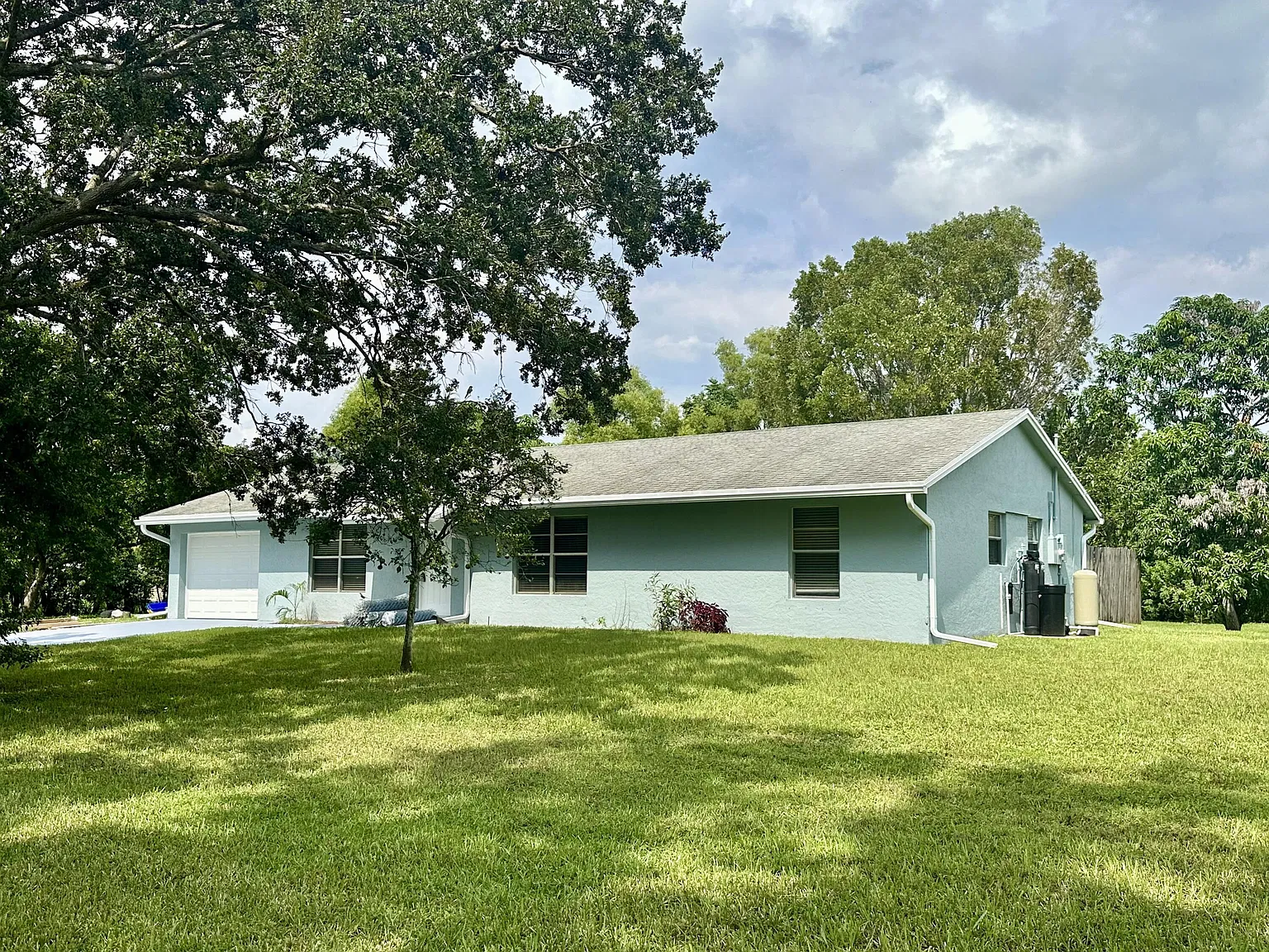 3 bed, 2.0 bath, 1537 sqft, $3,400 — Photo 1