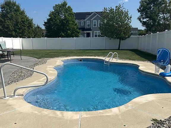 2nd image of 400 Szypulski Ln
