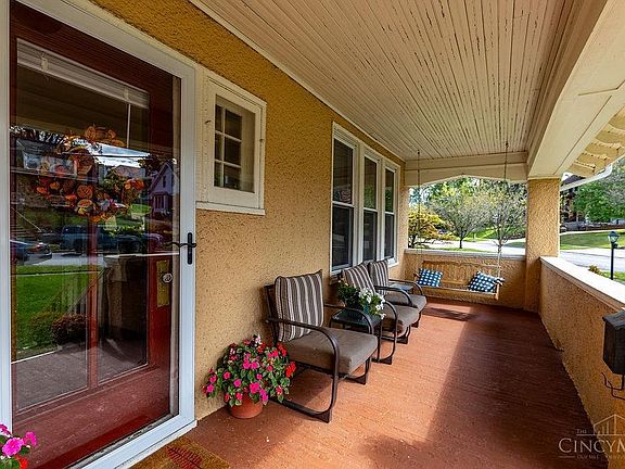 3rd image of 2520 Sheridan Dr