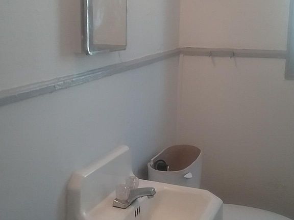 4th image of 3610 Ninock St