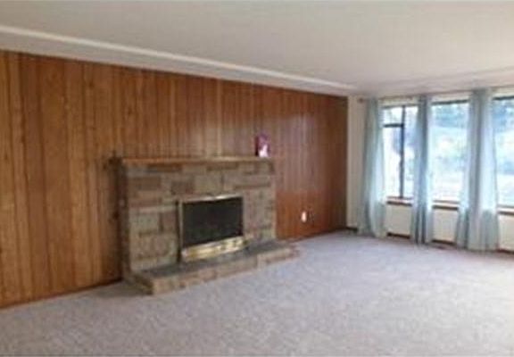 3rd image of 7637 S Cushman Ave