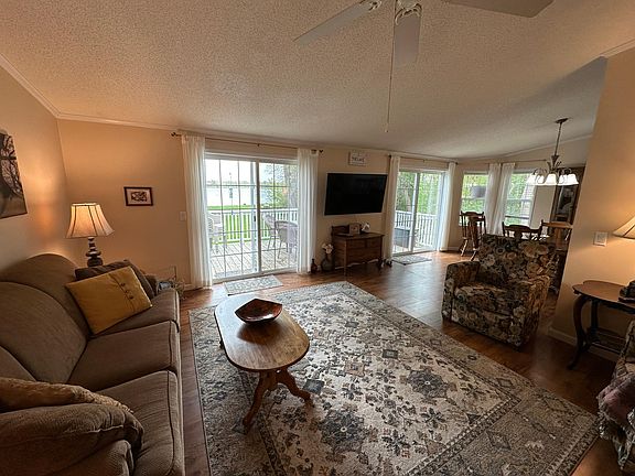 5th image of 809 Van Dyke Rd