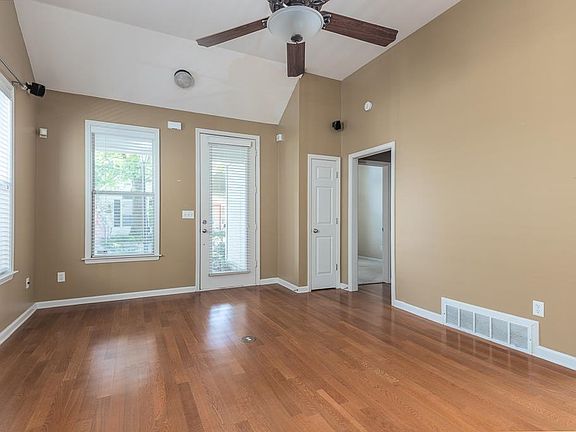 3rd image of 1271 Isle Bay Dr