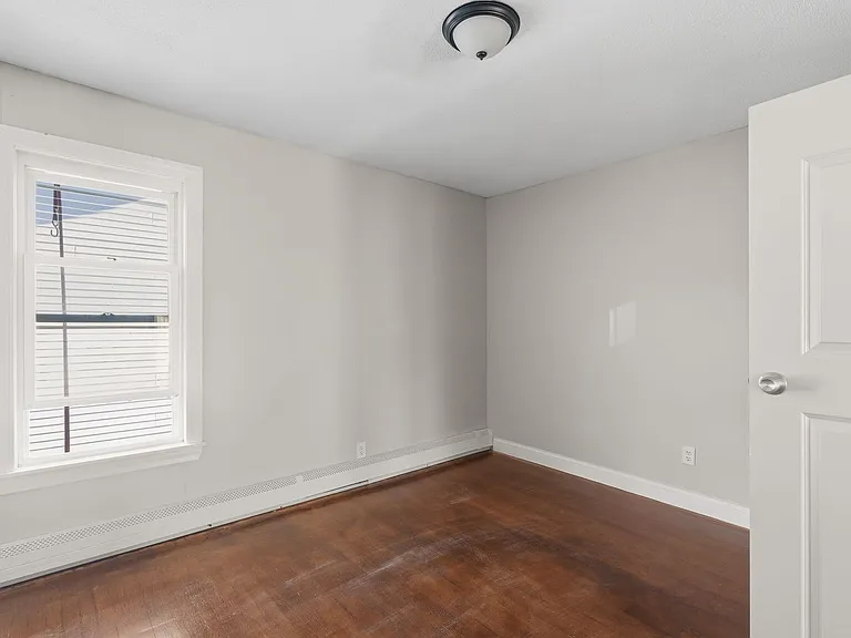 101-103 West Street — Photo 10