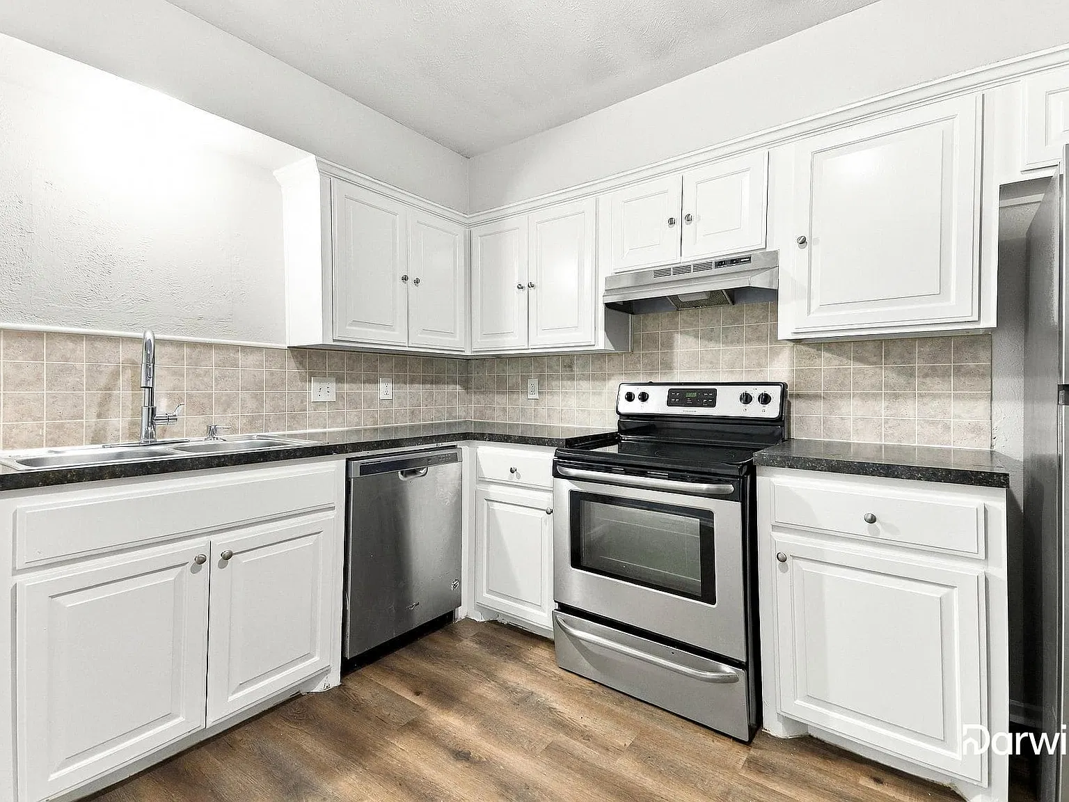 3 bed, 2.0 bath, 1260 sqft, $1,925 — Photo 4