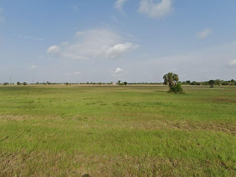 2nd image of 9 LONGLEAF DRIVE