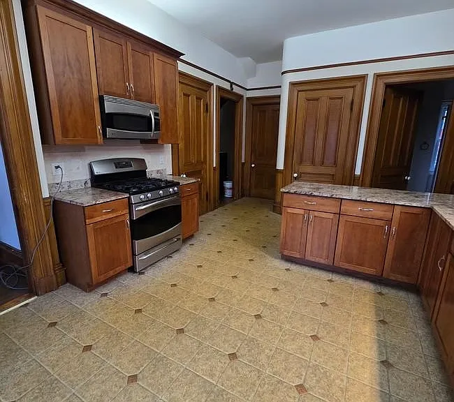 281 Pembroke St — Photo 4