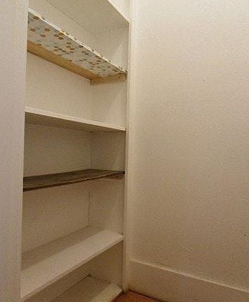 3rd image of 2372 Franklin Ave E APT B