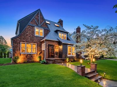 72 King Street, Malverne, NY, 11565