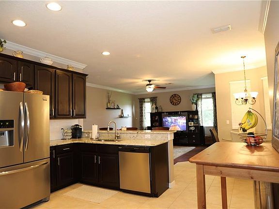 3rd image of 1547 Whitefriar Dr