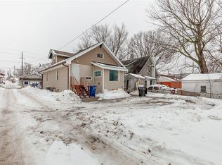 2720 E 9th St, Des Moines, IA 50316