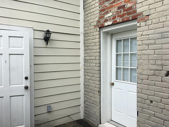 4th image of 320 N Harrison St