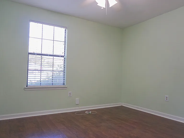 969 Dixie St — Photo 21