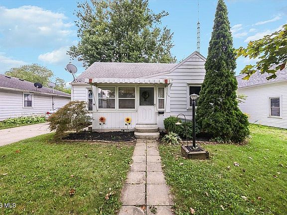 3rd image of 618 Ravine Ave