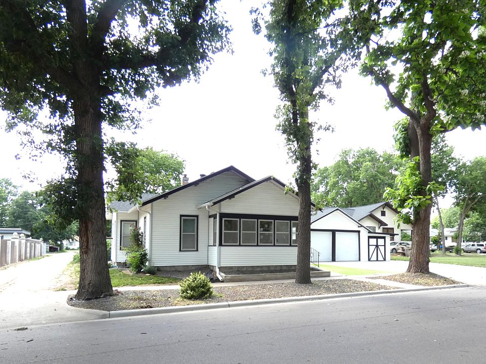 1st image of 2014 8th Ave