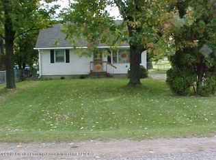 6121 S Coulson Ct, Lansing, MI 48911