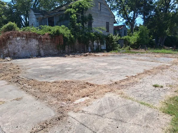 120 Homochitto St, Natchez, MS 39120