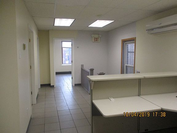 3rd image of 4280 S Archer Ave
