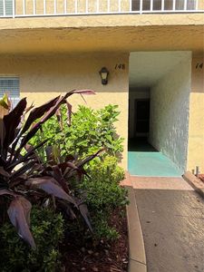 225 Country Club Dr APT E148, Largo, FL, 33771