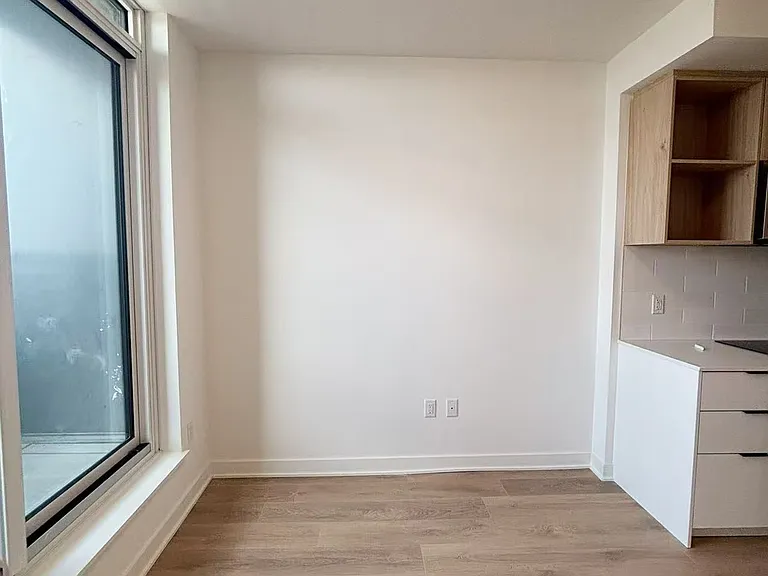 1185 Dupont St #807 — Photo 13