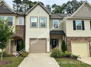 2102 Solana Woods Dr, Durham, NC 27703