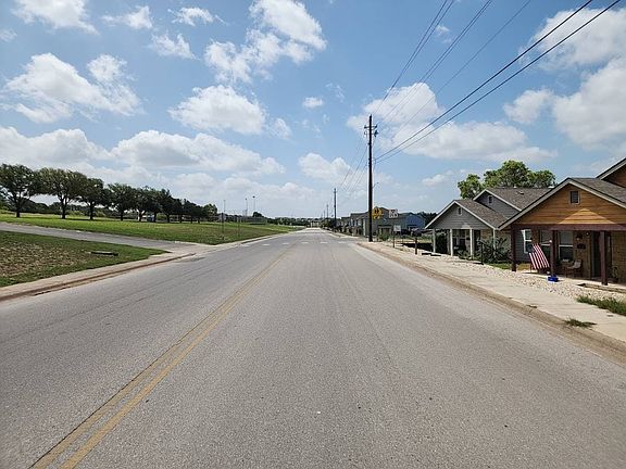 5th image of 2205 Singing Wind Dr