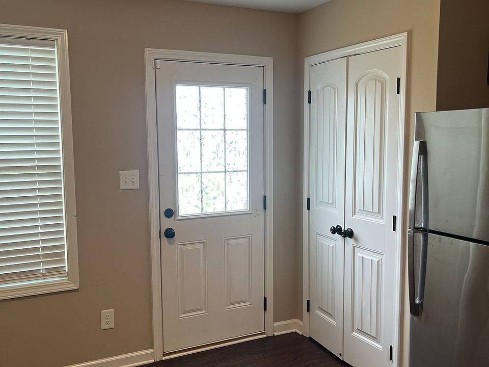 1st image of 267 Smithson Ln #C