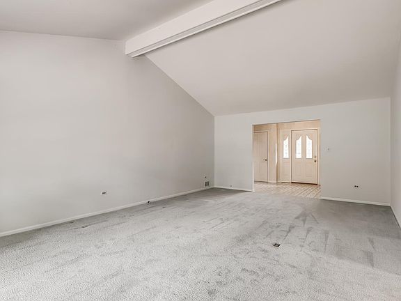 5th image of 707 S White Willow Bay