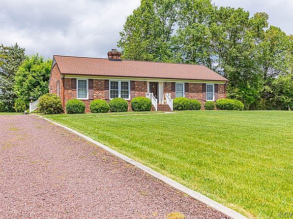 3rd image of 18221 White Pine Dr