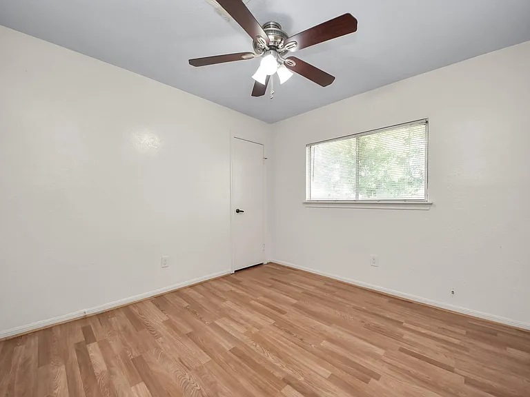 15614 Barbarossa Dr — Photo 19