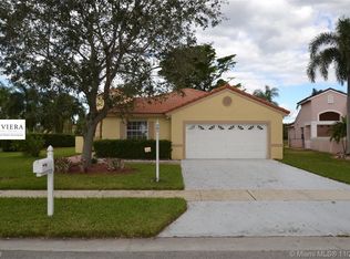 400 NW 187th Ave, Pembroke Pines, FL 33029