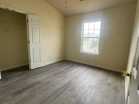 3rd image of 129 Watercress Ct