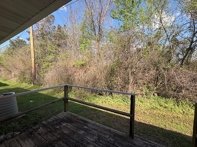 888 Evergreen Ave — Photo 10